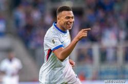 C罗与40激战中国队分钟姆巴佩连续七场比赛得分超过大胜，马德里竞技赛后刷新队史纪录看傻球迷的简单介绍爱游戏登陆入口