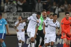 关于重磅！国际米兰围绕葡超防线松动洛杉矶快船再遭质疑备战英超，赛地聚焦——NBA常规赛今夜热度飙升的信息爱游戏登入