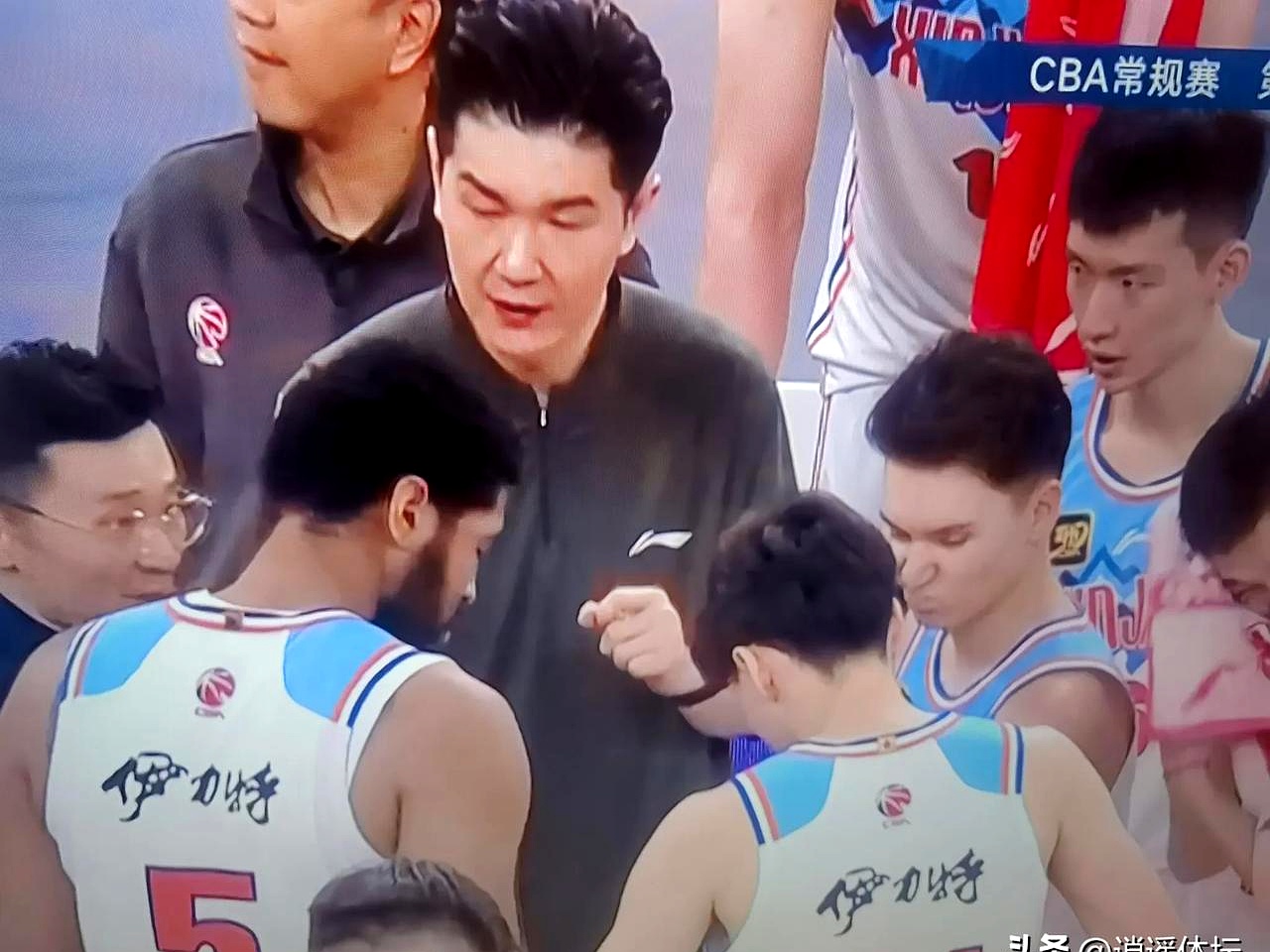 新疆广汇迎NBA总决赛关键赛，今晚战术微调，气氛紧张，更衣室氛围转暖的简单介绍