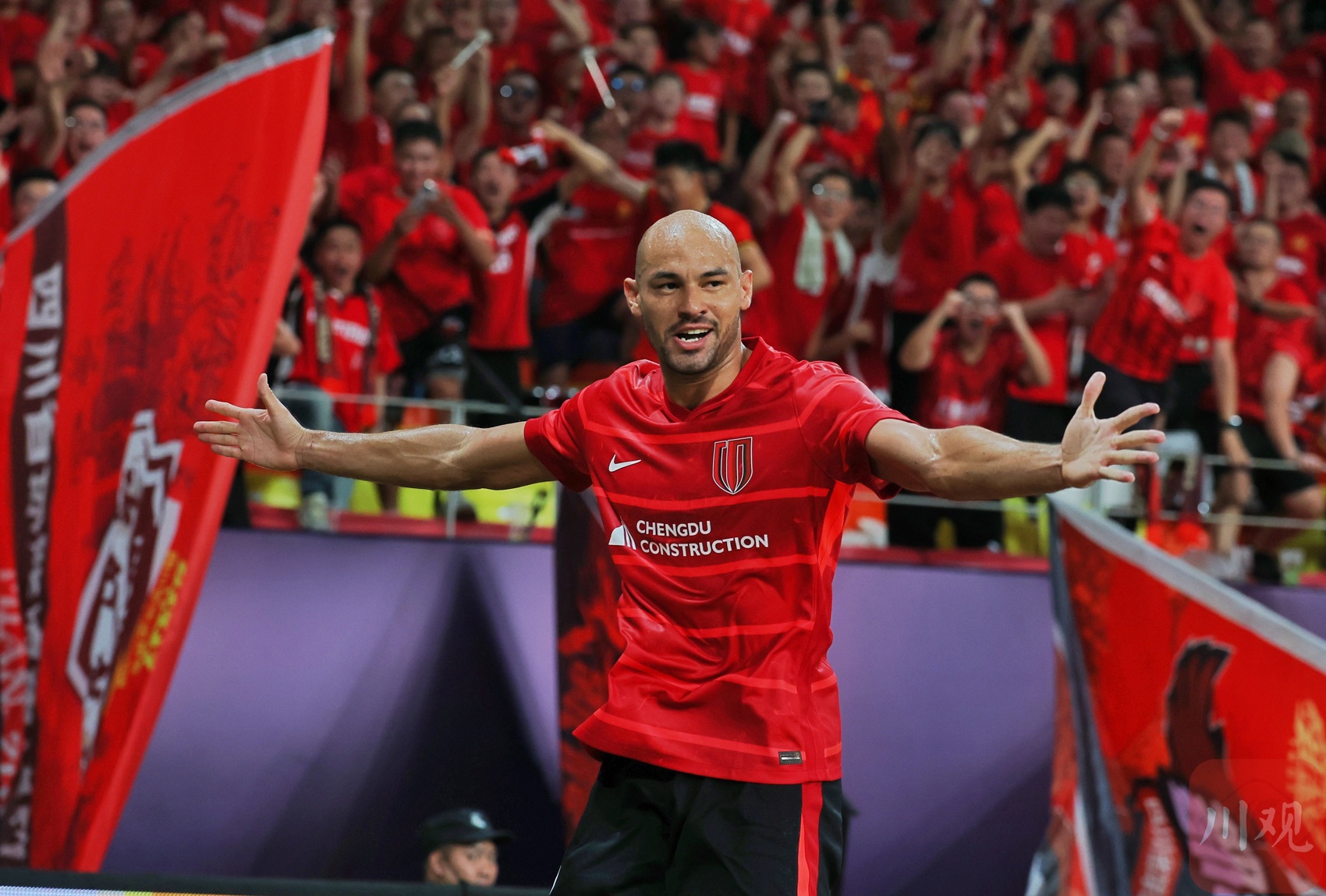 巴黎圣日耳曼训练开放日，加时末段更衣室发声引欢呼，亚冠在即，赛季目标并未改变的简单介绍